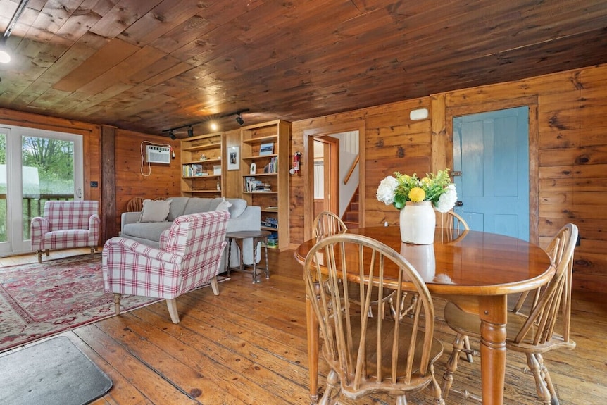 Farmhouse Apartment On A Highland Cattle Farm - A - Concord, NH