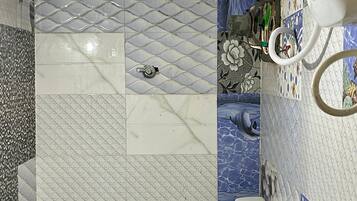 Towels, soap, shampoo