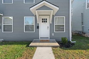 Exterior detail - Townhouse near WKU & Mammoth Cave (Bowling Green)