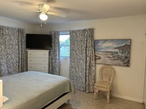 3 عدّة غرف نوم ومكواة/لوح كي وواي فاي وملاءات أسرّة