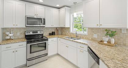 Upscale Living Beautiful 4/3 Mid/Long term rental in best of West Knoxville!!