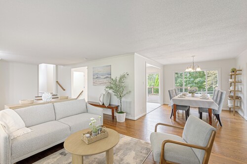  Upscale Living Beautiful 4/3  Mid/Long term rental in best of West Knoxville!!