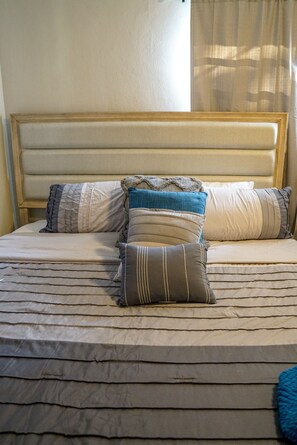 3 bedrooms, desk, iron/ironing board, free WiFi