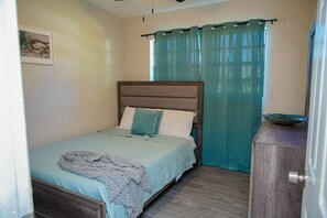 3 Schlafzimmer, Schreibtisch, Bügeleisen/Bügelbrett, kostenloses WLAN