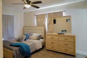 3 chambres, bureau, fer et planche à repasser, Wi-Fi gratuit