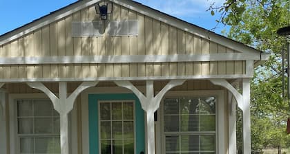 The Beulah Jane is a peaceful cabin on working farm in Glen Rose.