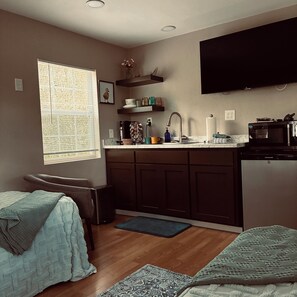 1 bedroom, bed sheets