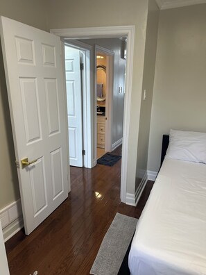 2 slaapkamers, een strijkplank/strijkijzer, wifi, beddengoed