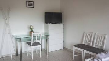 3 Schlafzimmer, Schreibtisch, Reisekinderbett, WLAN