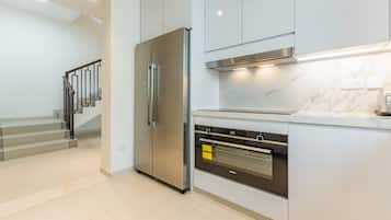 Kühlschrank, Mikrowelle, Ofen, Toaster