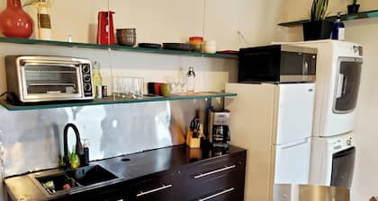 Cozy, quiet studio with AC, heat, laundry and WiFi in lovely Noble