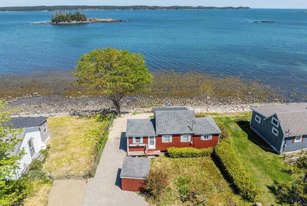 Exterior - Ruby Cottage on the shores of Sandy River Beach (Jonesport)