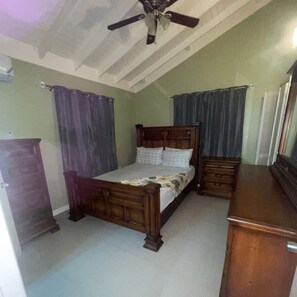 4 dormitorios, tabla de planchar con plancha, wifi