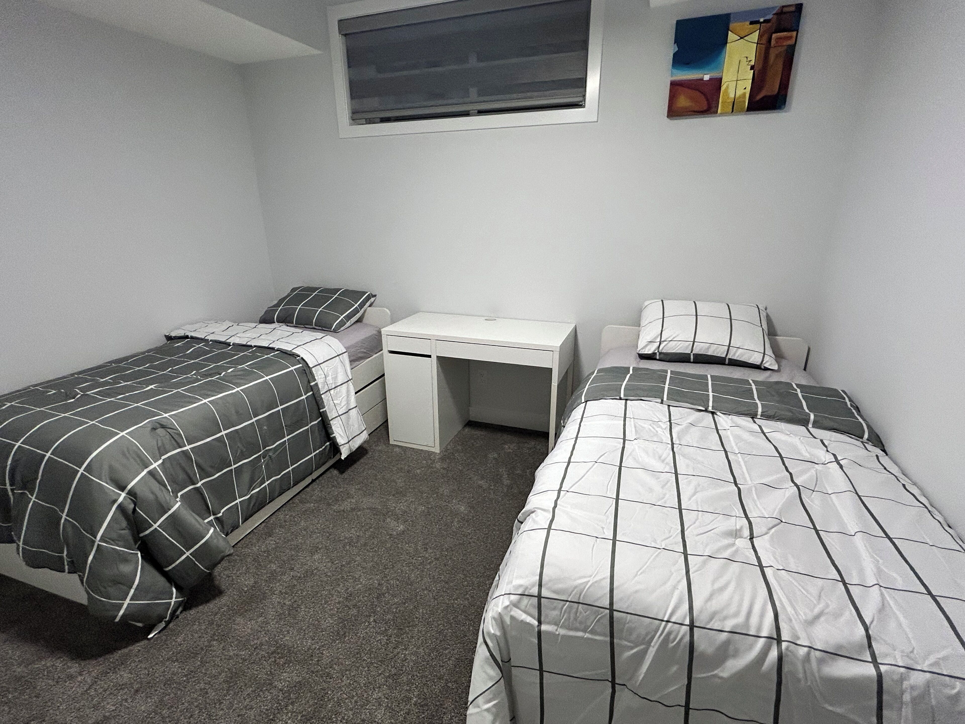 New, Spacious And Lovely Two-bedroom Basement Suite In A Peaceful Neighbourhood - Calgary