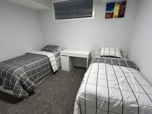2 Schlafzimmer, Schreibtisch, Bügeleisen/Bügelbrett, WLAN