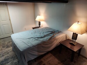 5 bedrooms, WiFi, bed sheets - 5-bedroom house in Edwards with AC, WiFi,lakefront, beautiful view, private dock (Edwards)