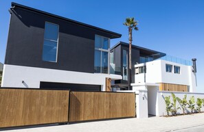 Exterior - The Sea-View Lodge @ Ocean 9 (Cape Town)