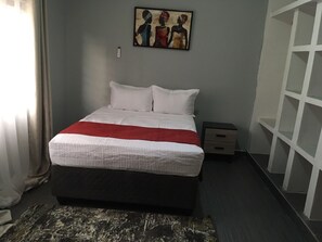 3 chambres, fer et planche à repasser, Wi-Fi, draps fournis