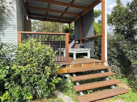 Áreas de la propiedad. Boutique granny flat— A/C +Wifi+ Parking+ Deck