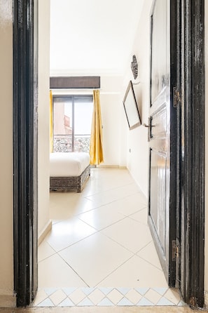 Appartement Premium, 3 chambres, balcon | 3 chambres, couette en duvet d'oie, matelas mémoire de forme