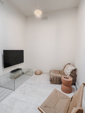 Smart TV, books