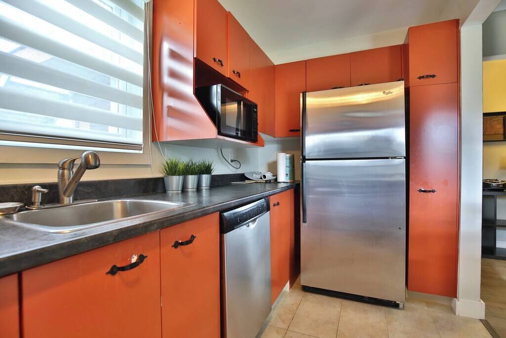 冰箱、微波炉、烤箱、炉灶