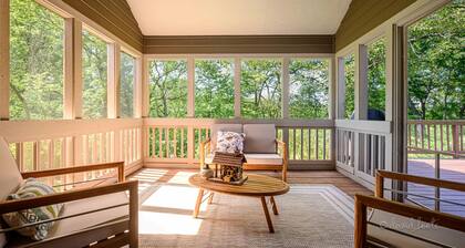 Luxury on the Green - 5-bedroom 4-bath house w/ pool table, foosball & arcade