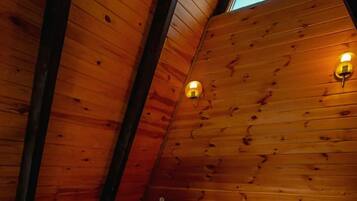 Deluxe Bungalow | Premium bedding, pillowtop beds, free minibar, laptop workspace