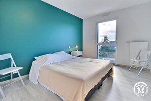 6 chambres, fer et planche à repasser, lit parapluie, Wi-Fi gratuit