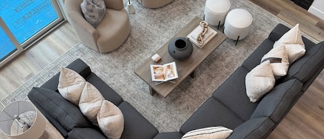 Smart TV, fireplace, table tennis