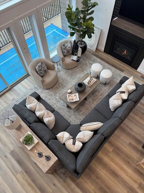 Smart TV, fireplace, ping pong