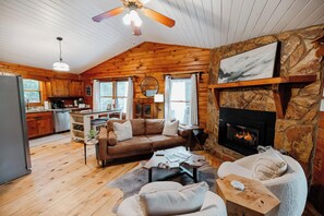 Smart TV, fireplace