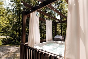 Bain à remous extérieur