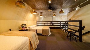 1 habitación, tabla de planchar con plancha, cuna de viaje y wifi 