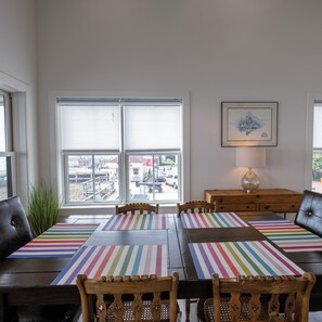 Dining - Captain Dan's Sunset Suite (St. Andrews)