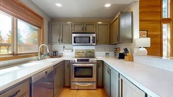 Microwave, oven, stovetop, dishwasher