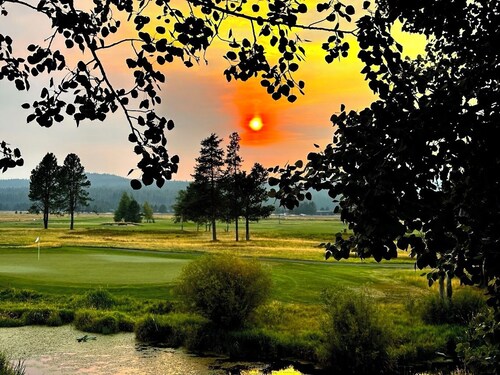 Quelah 107, Best View In Sunriver!