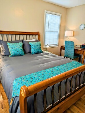 4 bedrooms, desk, iron/ironing board, free WiFi