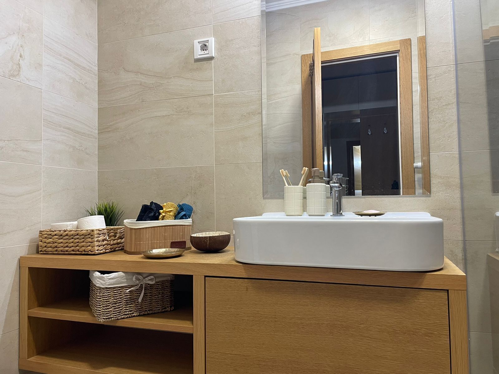 Hårtørrer, håndklæder, Sæbe, Toiletpapir