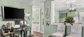 Gorgeous Cottage Near UGA - Close to Everything!