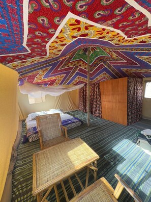 Tent | In-room safe, desk, bed sheets - Ecolodge BAKSUNGAN (Mbodiène)