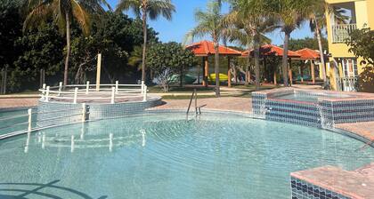 Sol y Mar - Oceanfront Condo!