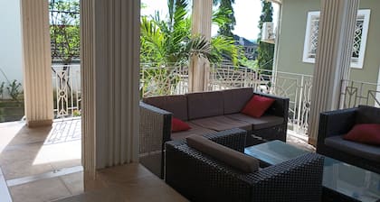 Himma's One bedroom cozy apartment with AC, strong WiFi