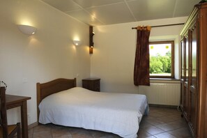 2 habitaciones, cuna de viaje y wifi gratis