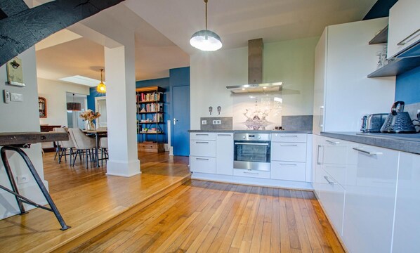 Microwave, dishwasher, high chair