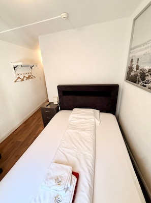 Iron/ironing board, free WiFi - HOTEL HECHT (Zürich)