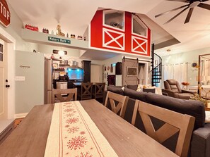 Smart TV, fireplace - Be Our Guest! Create Unforgettable Memories in This Unique Family Getaway! (Springfield)