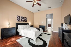 5 habitaciones, tabla de planchar con plancha, wifi y ropa de cama