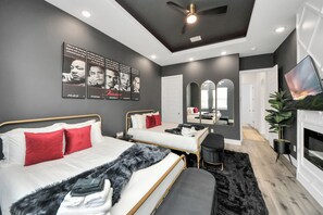 4 habitaciones, tabla de planchar con plancha, wifi y ropa de cama