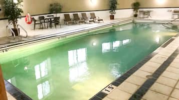 Piscine intérieure